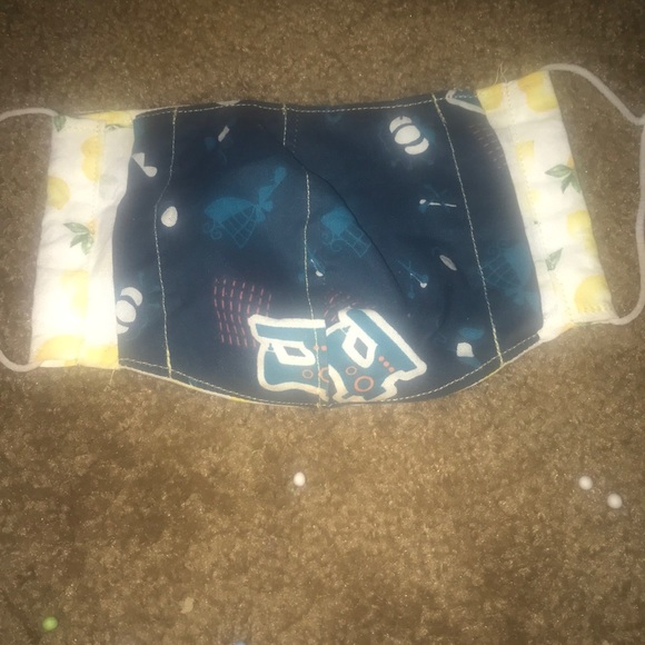 Lemon/lions mask - Picture 2 of 2